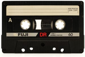 Przegrywanie kaset z dzwiękiem magnetofonowych audio winyli i cd oraz dvd
