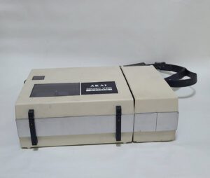 nietypowy taki jak -sprzęty magnetofon Kudelskiego Czy drutofony też posiadamy Video 2000 ,VCR ,VTR Helical Uher Report Monitor Itd