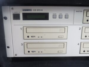 Tascam CD-D1x4 Tascam CD-D1x4